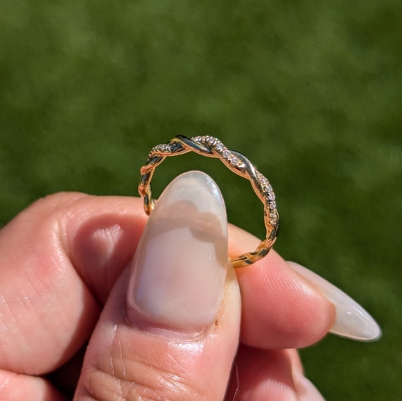 14k Yellow Gold Diamond Rope Twist Band - Picture 4 of 8